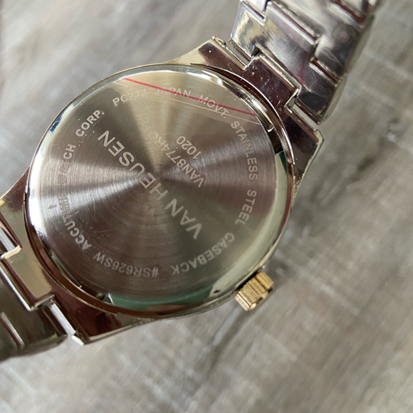 Van Heusen Stainless Steel Watch Genuine Diamond Collection - Picture 3 of 4